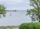 Surfer vor dem Haus