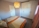 Schlafzimmer mit Kleiderschrank