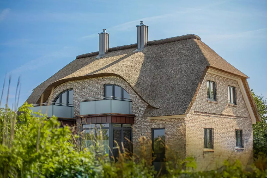 01-ferienhaus_fehmarn_de_bööi_aussenansicht (2)