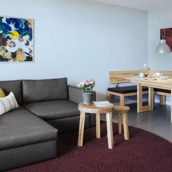 01-ferienwohnung_fehmarn_meerblick_lemkenhafen_wohnen_essen