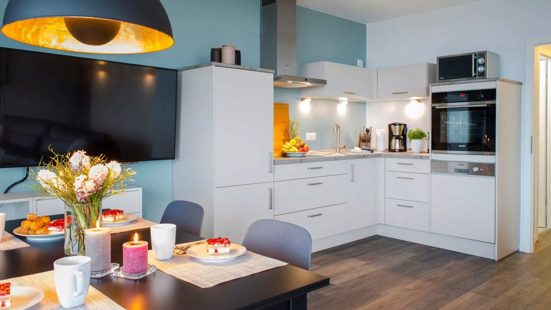 02-ferienwohnung_fehmarn_180_grad_meerblick_kueche_essen