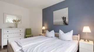 03-ferienwohnung_fehmarn_fasanenblick_schlafzimmer (4)