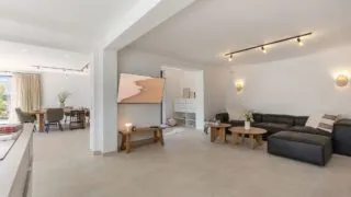 05_ferienhaus_ds_11_staberdorf_wohnbereich_essbereich_kochen