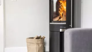 ferienwohnung_fehmarn_helle_stuuv_wohnzimmer_kamin