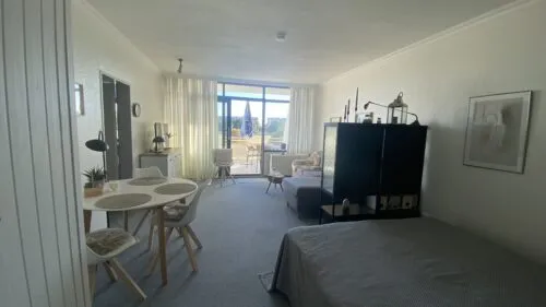 01_ferienwohnung_suedstrand_strandstuuv_schlaf_wohnbereich